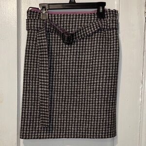 Elegant Houndstooth Pencil Skirt